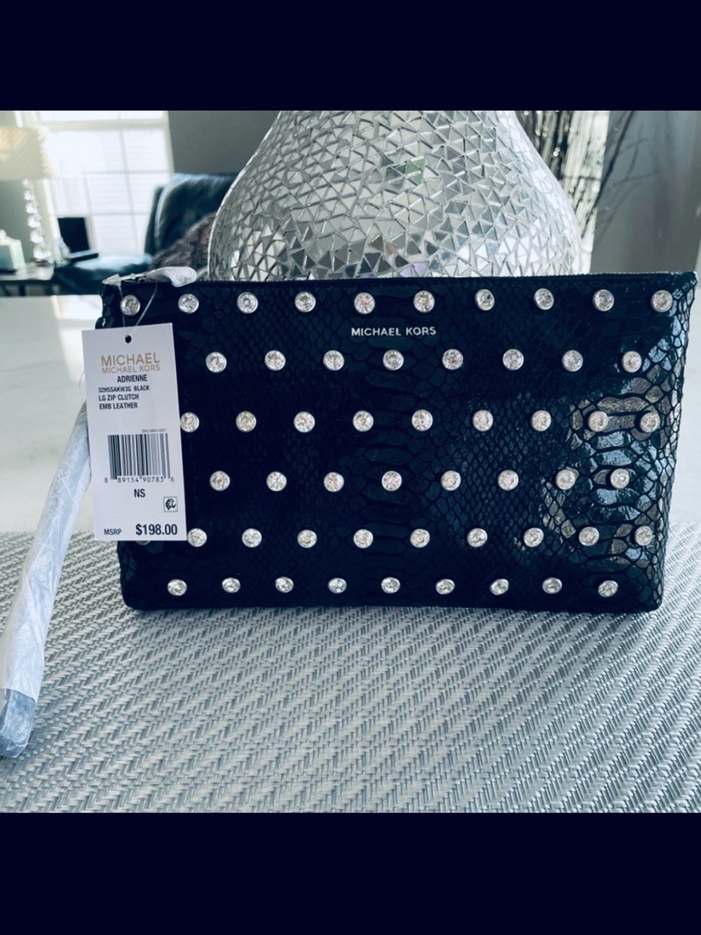 NWT!💋🖤MICHAEL KORS GORGEOUS STUDDED BLACK CLUTCH!